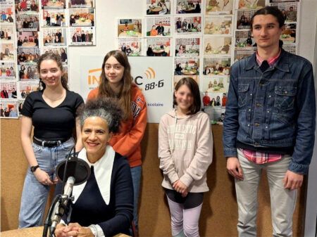 La Préfète de l'Ardèche, Sophie Elizéon, invitée par quatre jeunes journalistes à Info RC. (Partie 1)
