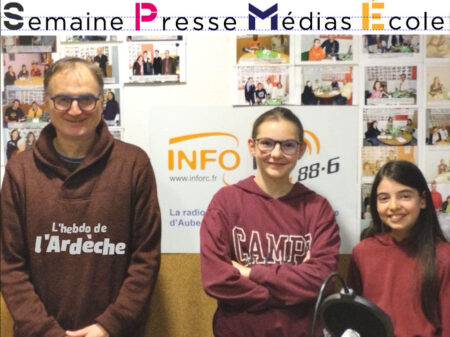 Semaine de la Presse : un journaliste au micro