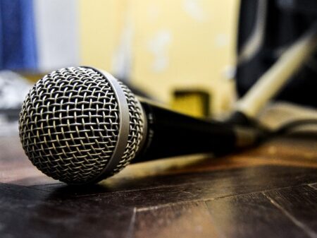 Je suis là... abracadabra, je ne suis plus là !